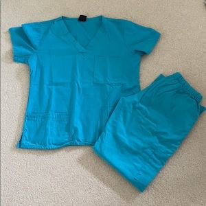 Torqouis scrubs set